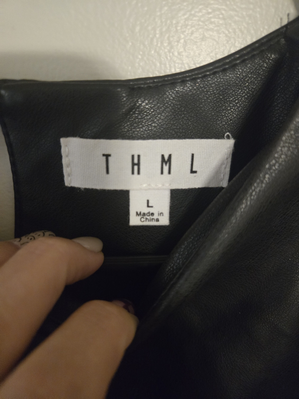 Womens THML Black Faux Leather Top with Textured Puff Sleeves Size Large - Picture 3 of 3